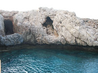 Две пещеры на востоке Кипра