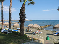 Пляж одного из отелей Кипра