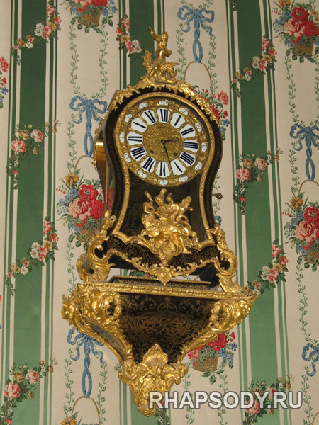 Настенные часы - Дворец Кусково, Парадная спальня