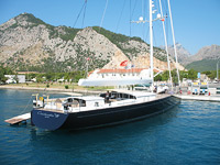 Яхта в турецком порту